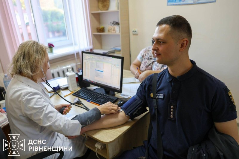 Понад 10 літрів крові для поранених воїнів ЗСУ здали рівненські рятувальники! Понад 10 літрів крові для поранених воїнів ЗСУ здали рівненські рятувальники!