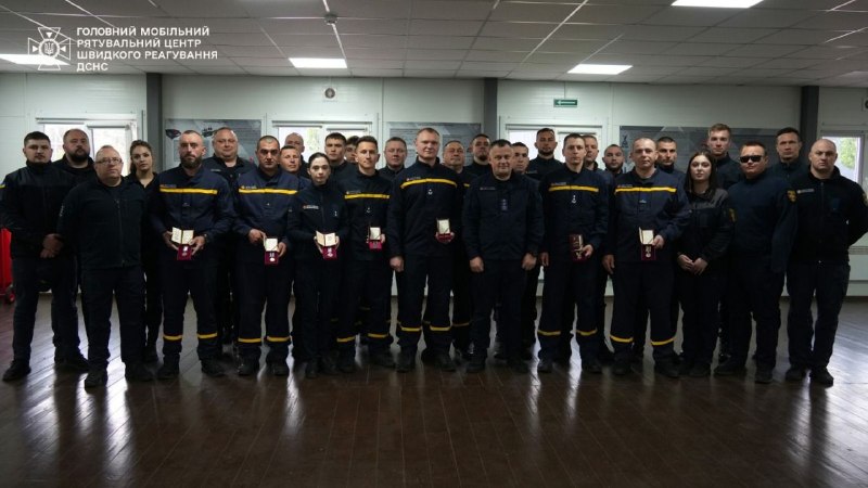 Голова ДСНС України Андрій Даник відвідав Головний мобільний рятувальний центр швидкого реагування та зустрівся з особовим складом Голова ДСНС України Андрій Даник відвідав Головний мобільний рятувальний центр швидкого реагування та зустрівся з особовим складом