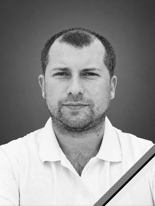 Щоденно о 9 годині – загальнонаціональна хвилина мовчання. Зупиніться, де б ви не були Щоденно о 9 годині – загальнонаціональна хвилина мовчання. Зупиніться, де б ви не були
