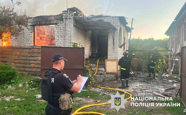 Шестеро людей постраждали через ворожі удари по Чернігівщині лише за минулу добу Шестеро людей постраждали через ворожі удари по Чернігівщині лише за минулу добу