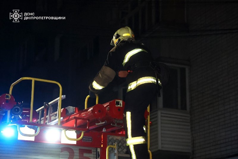 #Дніпропетровщина: рятувальники ліквідували наслідки нічної російської атаки БпЛА
📍 У Дніпрі через ворожу атаку 4 людей отримали поранення #Дніпропетровщина: рятувальники ліквідували наслідки нічної російської атаки БпЛА
📍 У Дніпрі через ворожу атаку 4 людей отримали поранення