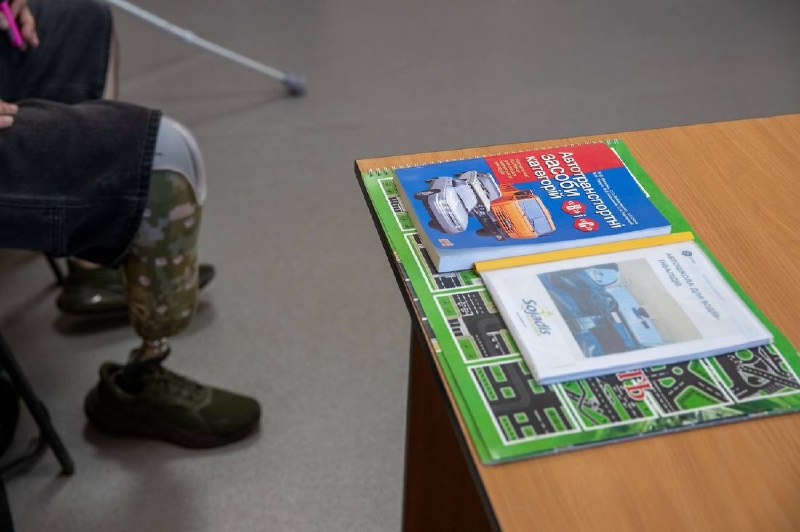 Відкрили у столиці першу в Україні комунальну спеціалізовану автошколу для ветеранів та ветеранок з інвалідністю Відкрили у столиці першу в Україні комунальну спеціалізовану автошколу для ветеранів та ветеранок з інвалідністю
