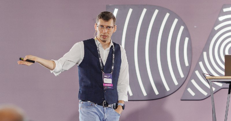 🧠 Ми навчимо ШІ мислити по-українськи — Дмитро Овчаренко про запуск національної LLM 🧠 Ми навчимо ШІ мислити по-українськи — Дмитро Овчаренко про запуск національної LLM