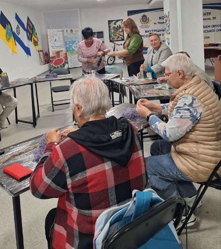 Черкаський центр «Вільні разом» продовжує підтримувати переселенців із Херсонщини. Черкаський центр «Вільні разом» продовжує підтримувати переселенців із Херсонщини.