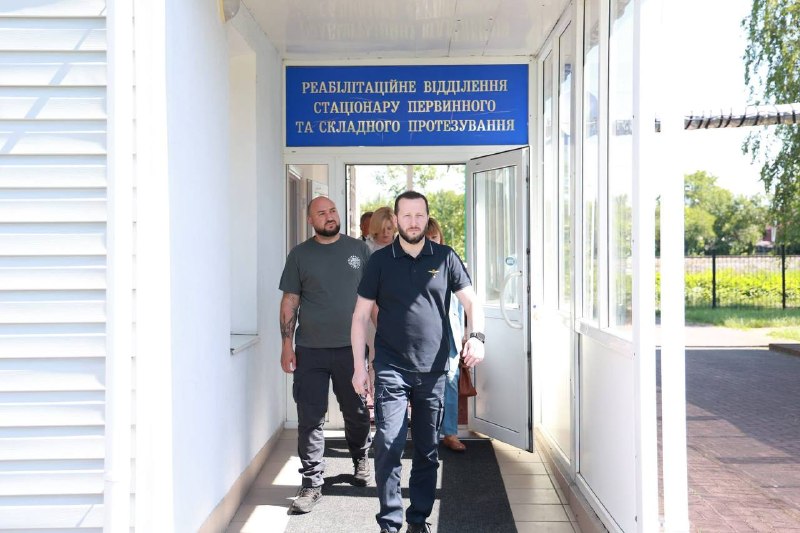 Відвідав Державне експериментальне протезно-ортопедичне підприємство. Відвідав Державне експериментальне протезно-ортопедичне підприємство.