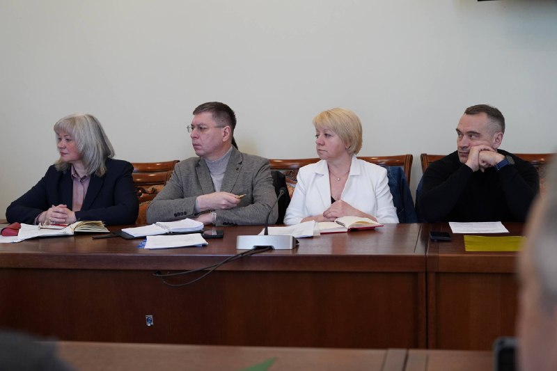 Зібрав керівників ключових медустанов і представників профільного управління ОДА Зібрав керівників ключових медустанов і представників профільного управління ОДА