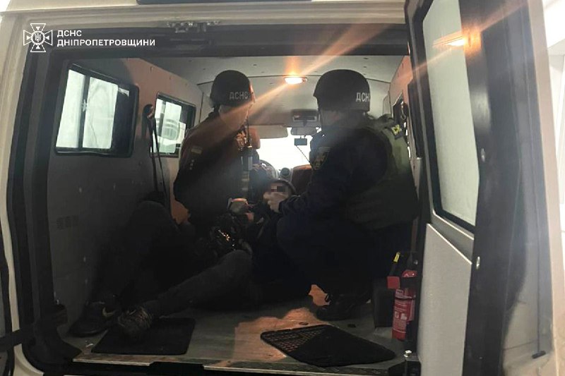 #Дніпропетровщина: 2 людей отримали поранення внаслідок атак росіян
📍У Дніпрі російський БпЛА влучив в одноповерхову будівлю #Дніпропетровщина: 2 людей отримали поранення внаслідок атак росіян
📍У Дніпрі російський БпЛА влучив в одноповерхову будівлю