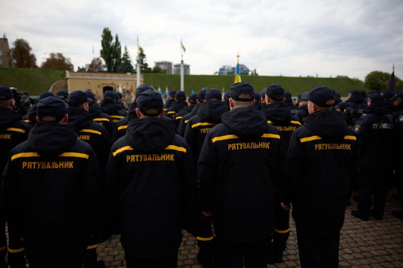 🇺🇦Президент України Володимир Зеленський відзначив рятувальника ДСНС державною нагородою з нагоди Дня захисників і захисниць України 🇺🇦Президент України Володимир Зеленський відзначив рятувальника ДСНС державною нагородою з нагоди Дня захисників і захисниць України