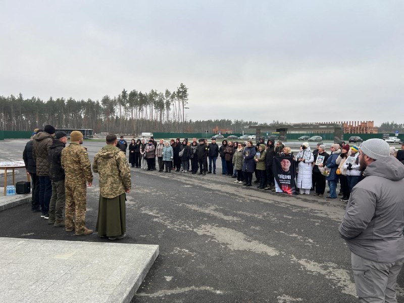 💔Мати загиблого захисника Маріуполя започаткувала алею пам’яті
🪖Міністерство у справах ветеранів України... 💔Мати загиблого захисника Маріуполя започаткувала алею пам’яті
🪖Міністерство у справах ветеранів України...
