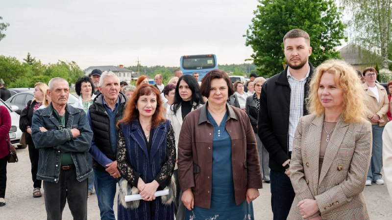 Разом із міністром охорони здоров’я України Віктором Ляшком, народними депутатами та представниками медичної... Разом із міністром охорони здоров’я України Віктором Ляшком, народними депутатами та представниками медичної...