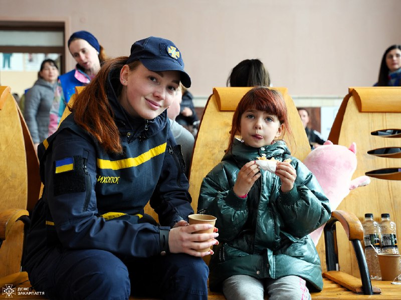 24 людини, з яких 17 дітей, прибули евакуаційним потягом у Мукачево з Донецької області 24 людини, з яких 17 дітей, прибули евакуаційним потягом у Мукачево з Донецької області