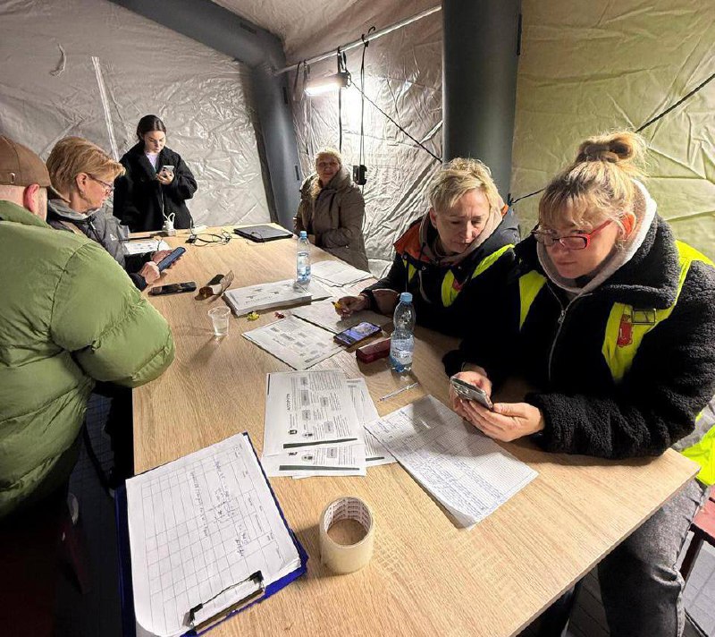 ❗️Продовжуємо працювати над ліквідацією наслідків ворожої атаки та підтримкою людей. ❗️Продовжуємо працювати над ліквідацією наслідків ворожої атаки та підтримкою людей.