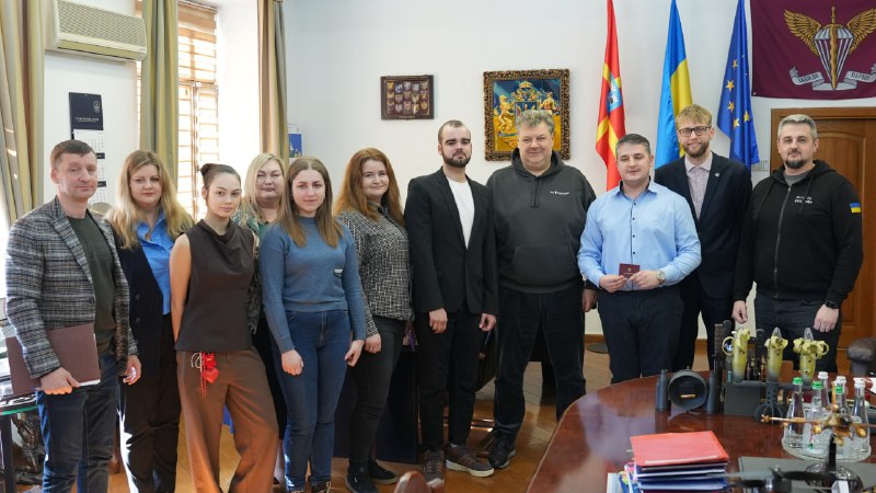 Зустрівся з оновленим складом молодіжної громадської ради при Житомирській обласній військовій адміністрації Зустрівся з оновленим складом молодіжної громадської ради при Житомирській обласній військовій адміністрації