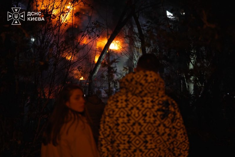 #Київ: у Деснянському районі внаслідок російської атаки, попередньо, одна людина загинула та 8 постраждали! #Київ: у Деснянському районі внаслідок російської атаки, попередньо, одна людина загинула та 8 постраждали!