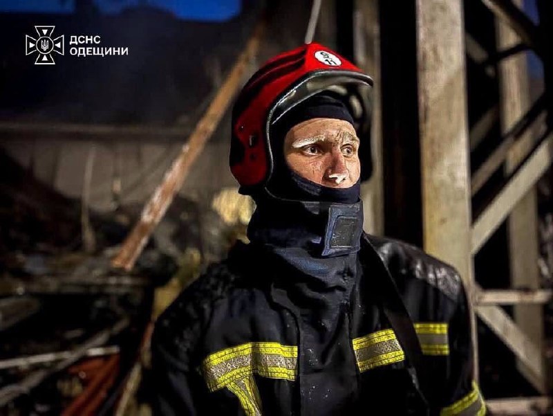 #герої_без_зброї
Тарас Томасевич - одеський рятувальник, який уже 3 роки служить у ДСНС #герої_без_зброї
Тарас Томасевич - одеський рятувальник, який уже 3 роки служить у ДСНС