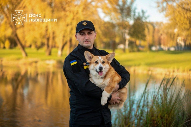 #герої_без_зброї
Олександр Уманець, рятувальник з Львівщини
Свою майбутню професію Олександр обрав у 7 років на Скнилівському аеродромі #герої_без_зброї
Олександр Уманець, рятувальник з Львівщини
Свою майбутню професію Олександр обрав у 7 років на Скнилівському аеродромі