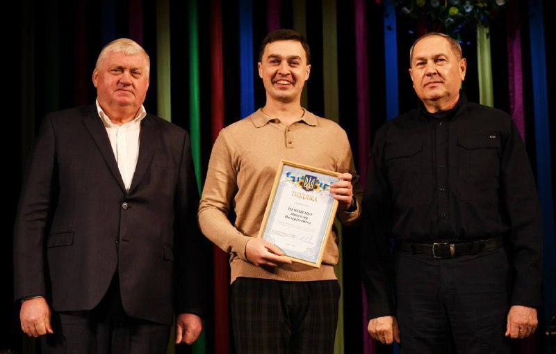 Завжди радий спілкуванню з талановитими, творчими та креативними представниками культурної спільноти Кіровоградщини. Завжди радий спілкуванню з талановитими, творчими та креативними представниками культурної спільноти Кіровоградщини.