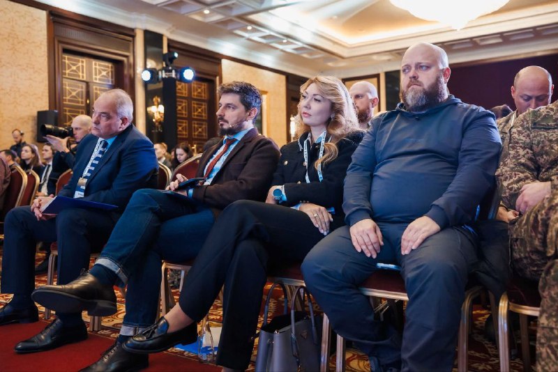 Люди, які боронили Україну, сьогодні створюють нову економіку
Узяв участь у форумі «Ветерани Люди, які боронили Україну, сьогодні створюють нову економіку
Узяв участь у форумі «Ветерани