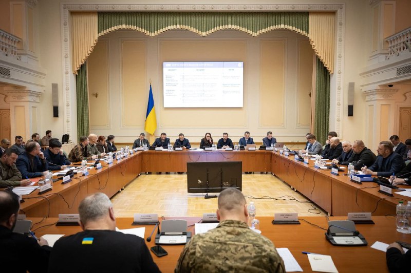 Наші пріоритети – підтримка фронту, житло для ВПО, забезпечення дітей якісною освітою та оздоровленням Наші пріоритети – підтримка фронту, житло для ВПО, забезпечення дітей якісною освітою та оздоровленням