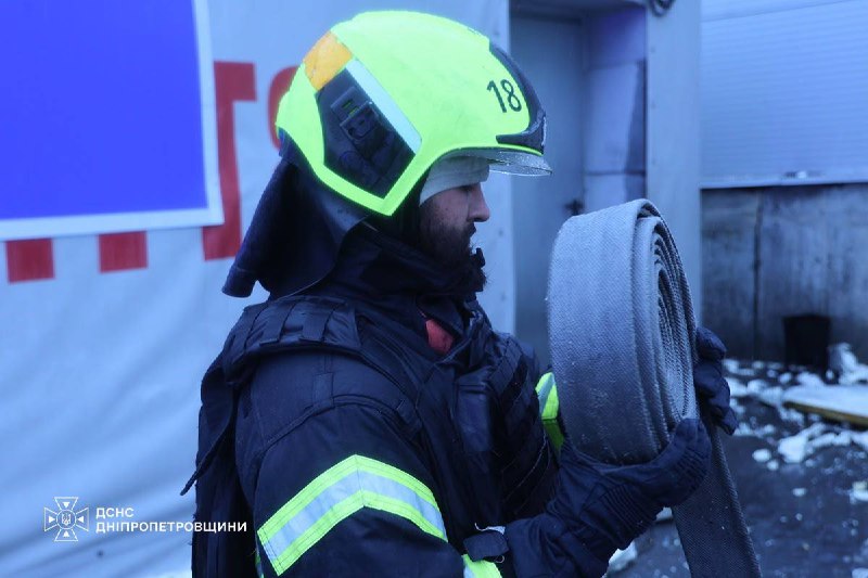 #Дніпропетровщина: рятувальники ліквідували наслідки російських обстрілів #Дніпропетровщина: рятувальники ліквідували наслідки російських обстрілів