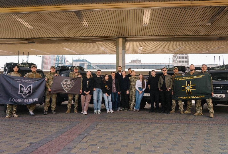 Останні з кейсеваків «Залізно поруч» — на фронті 🫶
⠀
У минулому році Укрзалізниця та Фонд «Повернись живим»... Останні з кейсеваків «Залізно поруч» — на фронті 🫶
⠀
У минулому році Укрзалізниця та Фонд «Повернись живим»...
