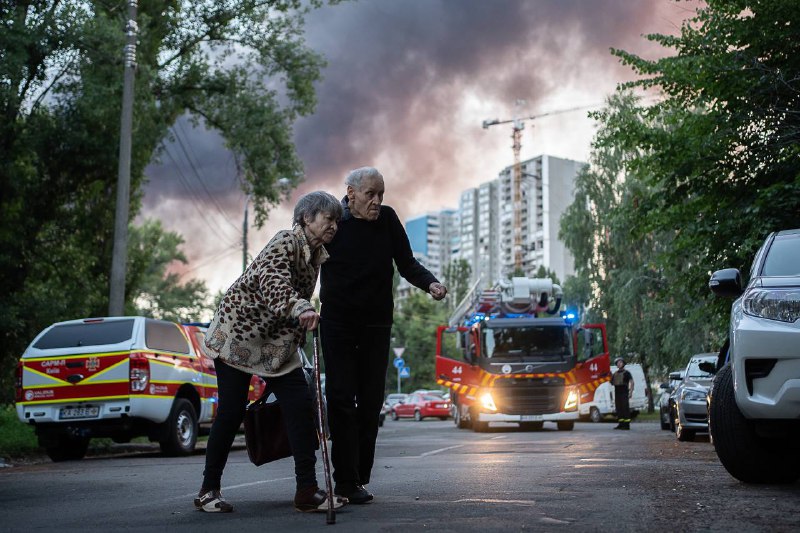 #фото_тижня
Не про таку старість вони мріяли…
Вони все життя працювали, вірили, що колись буде спокій #фото_тижня
Не про таку старість вони мріяли…
Вони все життя працювали, вірили, що колись буде спокій