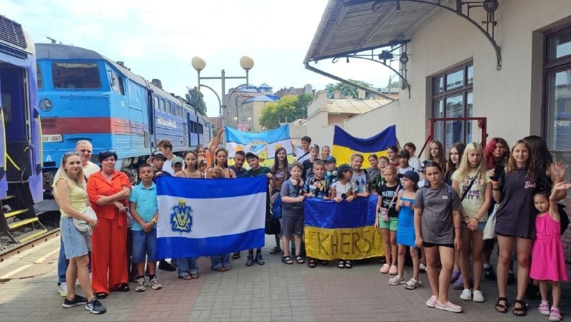 Координаційний центр «Вільні разом» у Чернівцях продовжує допомагати переселенцям з Херсонщини Координаційний центр «Вільні разом» у Чернівцях продовжує допомагати переселенцям з Херсонщини