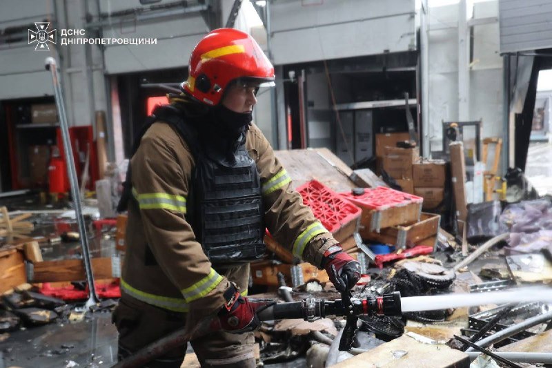 #Дніпропетровщина: рятувальники ліквідували наслідки російських обстрілів #Дніпропетровщина: рятувальники ліквідували наслідки російських обстрілів