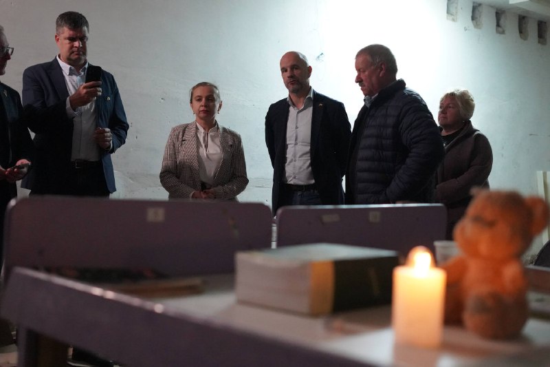 У Чернігові працювала велика команда литовців. Зустрівся з Надзвичайним і Повноважним Послом Литовської Республіки... У Чернігові працювала велика команда литовців. Зустрівся з Надзвичайним і Повноважним Послом Литовської Республіки...