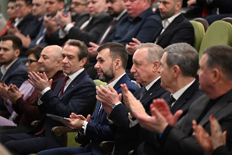 ❗️МЗС України назвало святкування в Маріупольському драмтеатрі "навмисним терором" ❗️МЗС України назвало святкування в Маріупольському драмтеатрі "навмисним терором"