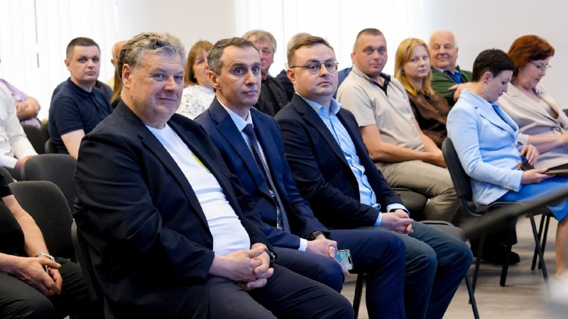 Сьогодні наприкінці дня разом з міністром охорони здоров'я України Віктором Ляшко Сьогодні наприкінці дня разом з міністром охорони здоров'я України Віктором Ляшко
