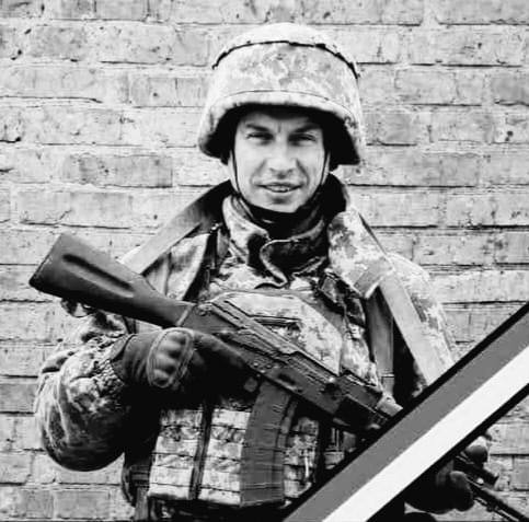 Щоденно о 9 годині – загальнонаціональна хвилина мовчання. Зупиніться, де б ви не були Щоденно о 9 годині – загальнонаціональна хвилина мовчання. Зупиніться, де б ви не були