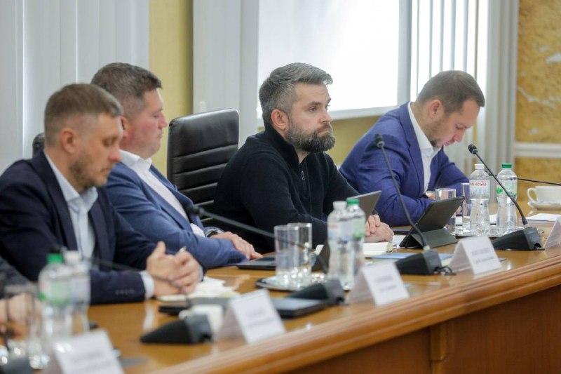 Провів нараду із Правлінням та членами Наглядової ради НЕК «Укренерго». Провів нараду із Правлінням та членами Наглядової ради НЕК «Укренерго».