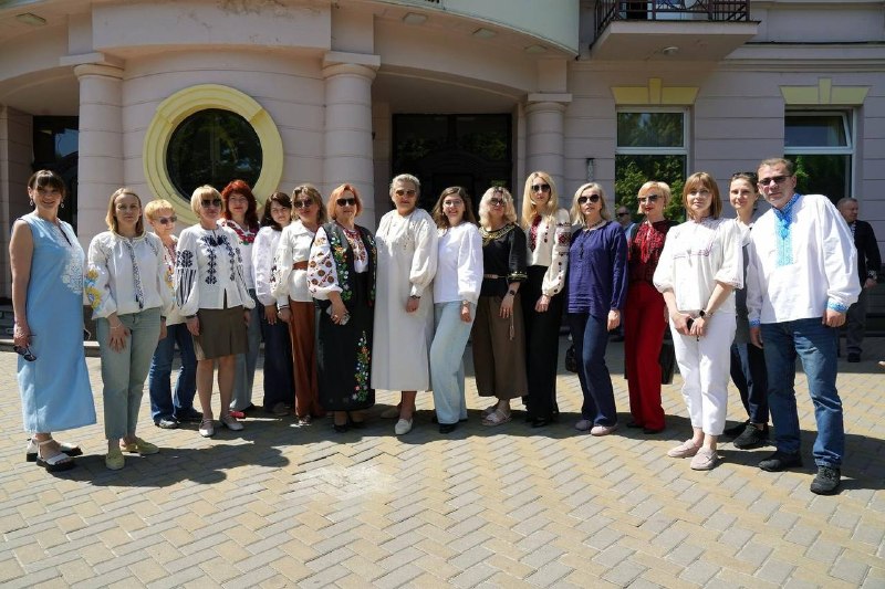 Вишиванка єднає: колектив НАЕК долучився до відзначення Дня вишиванки Вишиванка єднає: колектив НАЕК долучився до відзначення Дня вишиванки