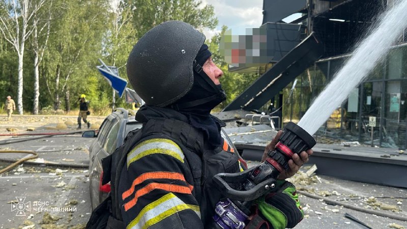 UPD | #Чернігів: рятувальники завершили ліквідацію наслідків російського удару
У місті завершено роботи з ліквідації наслідків обстрілу UPD | #Чернігів: рятувальники завершили ліквідацію наслідків російського удару
У місті завершено роботи з ліквідації наслідків обстрілу