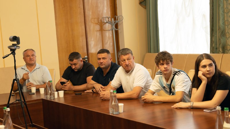Провели навчання для представників обласного молодіжного конгресу Коннресу місцевих та регіональних влад при Президентові України Провели навчання для представників обласного молодіжного конгресу Коннресу місцевих та регіональних влад при Президентові України