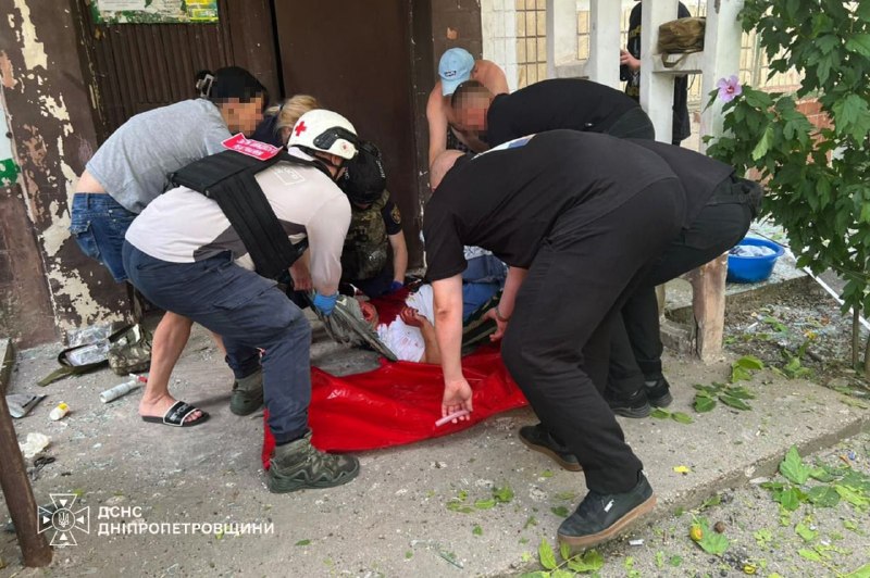 #Дніпропетровщина: через російські атаки загинула людина, ще 14 - постраждали
Ворог понад 20 разів атакував Дніпропетровщину #Дніпропетровщина: через російські атаки загинула людина, ще 14 - постраждали
Ворог понад 20 разів атакував Дніпропетровщину