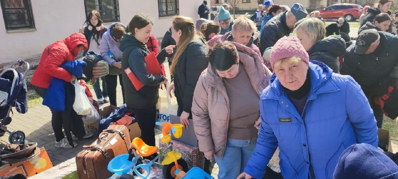 Протягом минулого тижня координаційний центр «Вільні разом» у Дніпрі продовжував всебічно допомагати переселенцям з Херсонщини. Протягом минулого тижня координаційний центр «Вільні разом» у Дніпрі продовжував всебічно допомагати переселенцям з Херсонщини.