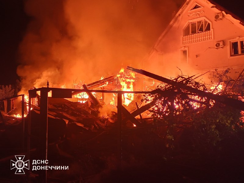 🔴 36 ударів за добу: росіяни обстріляли населені пункти Донеччини – загинули 2 людей, ще 4 поранені 🔴 36 ударів за добу: росіяни обстріляли населені пункти Донеччини – загинули 2 людей, ще 4 поранені