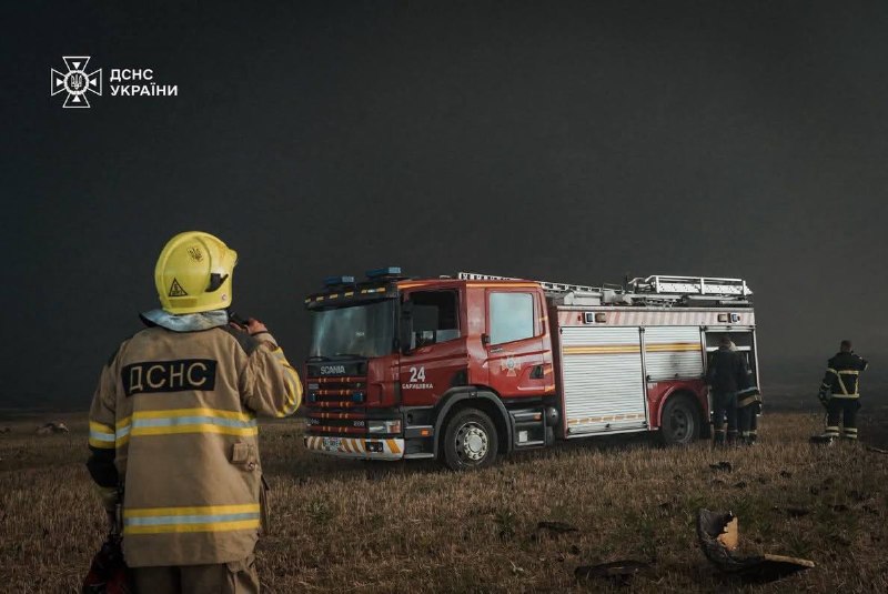 #фото_тижня
Вибух. Тривога. Знову вибух. І так по колу – без перепочинку й часу на подих… #фото_тижня
Вибух. Тривога. Знову вибух. І так по колу – без перепочинку й часу на подих…