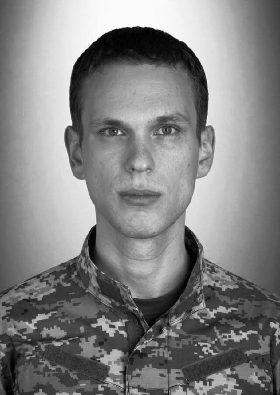Щоденно о 9 годині – загальнонаціональна хвилина мовчання. Зупиніться, де б ви не були Щоденно о 9 годині – загальнонаціональна хвилина мовчання. Зупиніться, де б ви не були