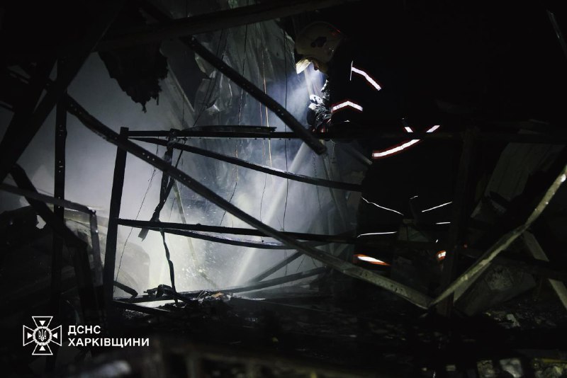 Харківщина: внаслідок нічної масованої атаки російських БпЛА виникли масштабні пожежі
У ніч на 7 листопада ворог атакував Чугуїв ударними БпЛА Харківщина: внаслідок нічної масованої атаки російських БпЛА виникли масштабні пожежі
У ніч на 7 листопада ворог атакував Чугуїв ударними БпЛА