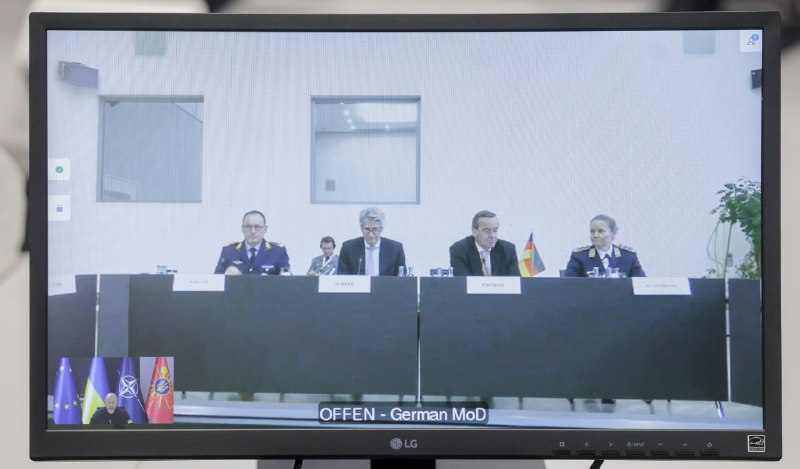 Посилення захисту неба залишається для України ключовим пріоритетом.
Про це наголосив під час відеоконференції... Посилення захисту неба залишається для України ключовим пріоритетом.
Про це наголосив під час відеоконференції...