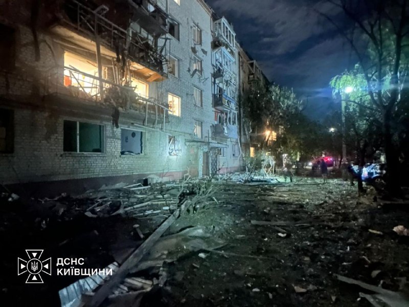 #Київщина: внаслідок ворожої атаки загинули 3 людини, 12 постраждали
Внаслідок російської ракетної атаки на... #Київщина: внаслідок ворожої атаки загинули 3 людини, 12 постраждали
Внаслідок російської ракетної атаки на...