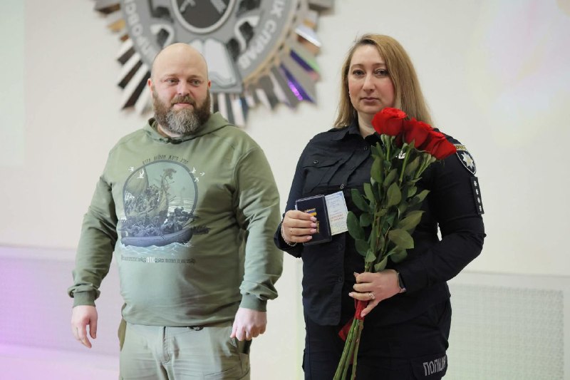 Мужність не має статі! – вручив нагороди працівницям ГУНП, СБУ та ДСНС у Луганській області Мужність не має статі! – вручив нагороди працівницям ГУНП, СБУ та ДСНС у Луганській області