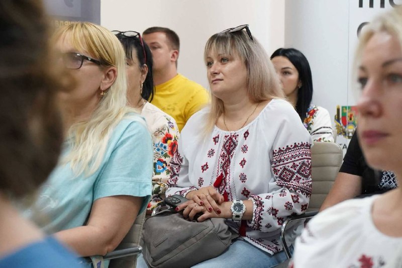 Луганський молодіжний конгрес організував у Дніпрі показ фільму про людей, які не дозволяють бойовим пораненням визначати їх подальше життя Луганський молодіжний конгрес організував у Дніпрі показ фільму про людей, які не дозволяють бойовим пораненням визначати їх подальше життя