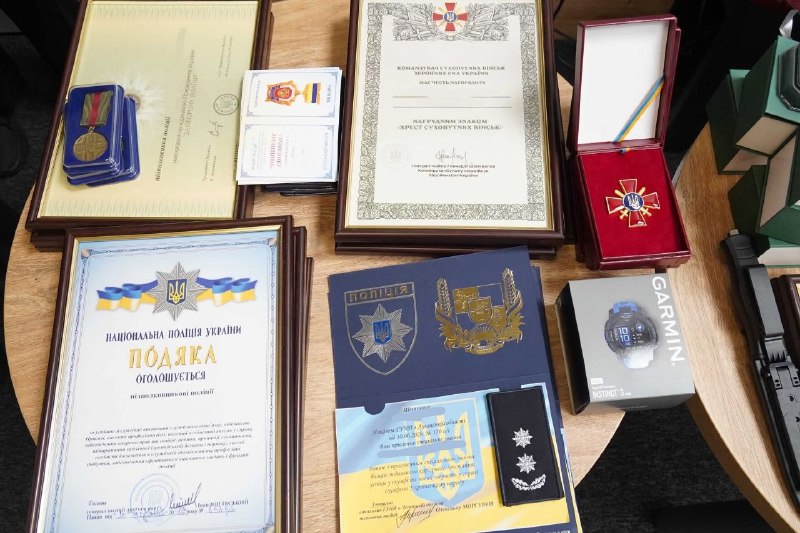 Поліцейських Луганщини привітали з професійним святом, відзначивши державними й відомчими нагородами Поліцейських Луганщини привітали з професійним святом, відзначивши державними й відомчими нагородами