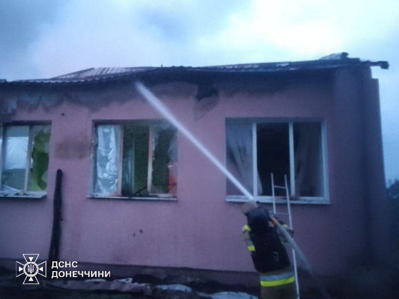#Донеччина: минулої доби російські окупанти 28 разів обстріляли населені пункти регіону, постраждали 8 мирних мешканців
📍Святогірськ #Донеччина: минулої доби російські окупанти 28 разів обстріляли населені пункти регіону, постраждали 8 мирних мешканців
📍Святогірськ