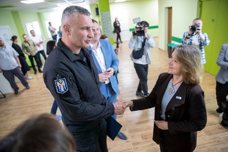 Сьогодні в одному з Центрів первинної медико-санітарної допомоги відкрили оновлену амбулаторію — «Простір турботи» Сьогодні в одному з Центрів первинної медико-санітарної допомоги відкрили оновлену амбулаторію — «Простір турботи»