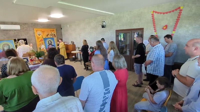 Парафія Пресвятої Трійці в Полтаві завжди спільно і дружньо співає на богослужіннях. Парафія Пресвятої Трійці в Полтаві завжди спільно і дружньо співає на богослужіннях.